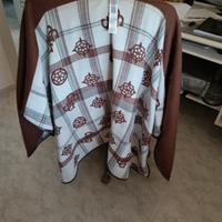 Mantellina donna marca Guess mai usata nuova