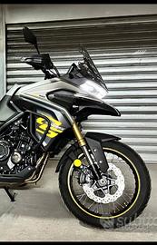 voge  valico 525 con appena 5700 km