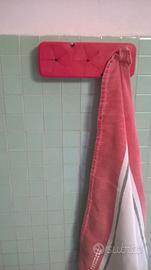 400 (!) vaschette e portasciugamani, per venditori