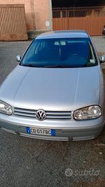 VOLKSWAGEN Golf 4ª serie - 2002