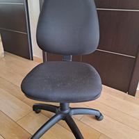 sedia ufficio o cameretta con rotelle