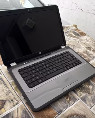 HP Pavilion g6 15.6 NON FUNZIONANTE PER PEZZI