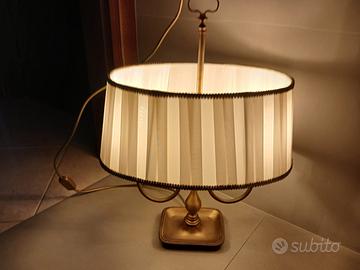 Lampada da tavolo a due luci
