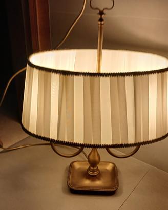 Lampada da tavolo a due luci