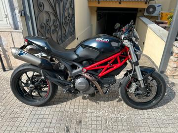 Ducati Monster 796