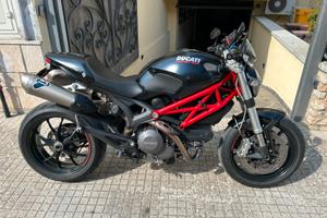 Ducati Monster 796
