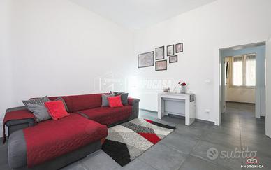 5 LOCALI COMPLETAMENTE RISTRUTTURATO CON GARAGE E