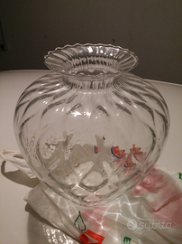 Vaso lavorato in vetro