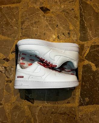 Sneakers basse SupremexNike Air Force 1 bianche/44