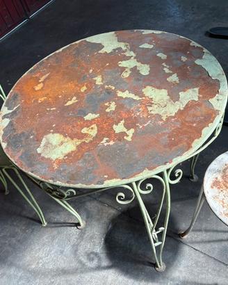 Tavolo in ferro battuto