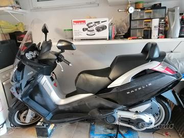 scooter Peugeot 400 satelis