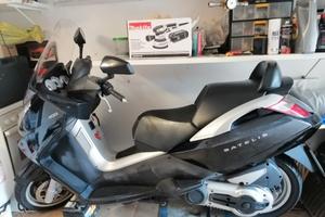 scooter Peugeot 400 satelis