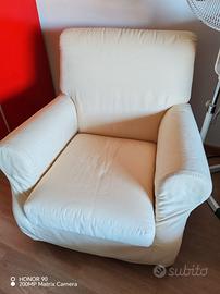 divanetto due posti e poltrona