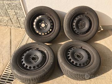 Cerchi in ferro da 15 e gomme invernali 195 65 15