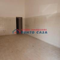 PIAZZA VITTORIO - Locale commerciale di 40mq ca