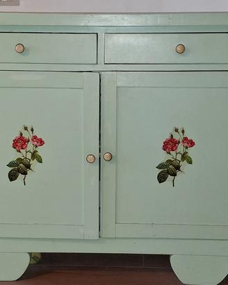 Credenza stile tirolese
