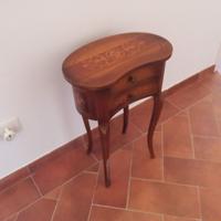 Comodini d'antiquariato