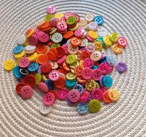 bottoni plastica colorata