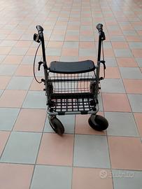 Rollator deambulatore