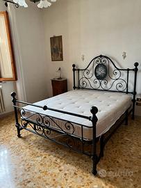 Letto+materasso (vendibili separatamente)