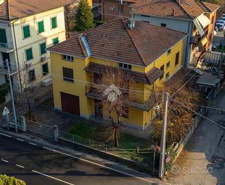 VILLA SINGOLA A MONTECCHIO EMILIA