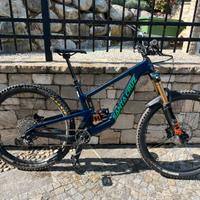 SantaCruz megatower c TG.M anno 2023.