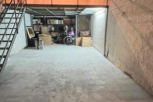 Box auto 30 mq soppalcato con serranda automatica