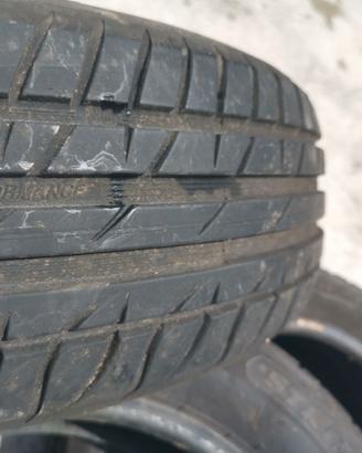 4 Pneumatici Strial 195/65 R15 pari al nuovo