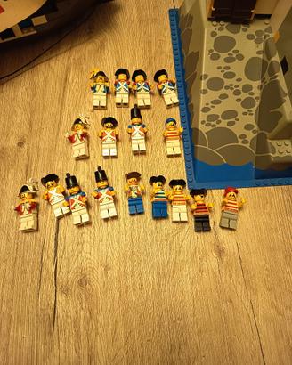 Lotto LEGO Pirati anni 80–90 +minifigure-accessori