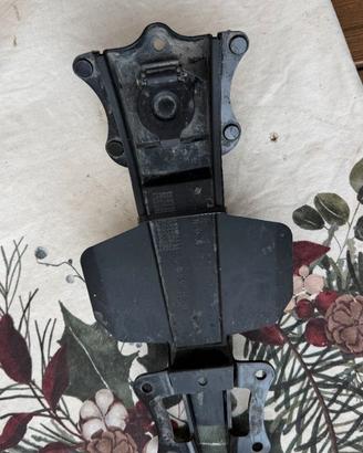 Supporto portatarga / sottocoda originale Yamaha M