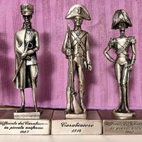 Carabinieri in peltro argentato