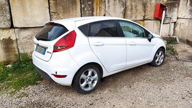 Ford Fiesta 2010 incidentata