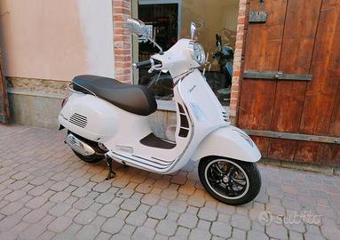 Piaggio Vespa 300 2023