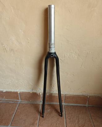 Forcella in carbonio da corsa