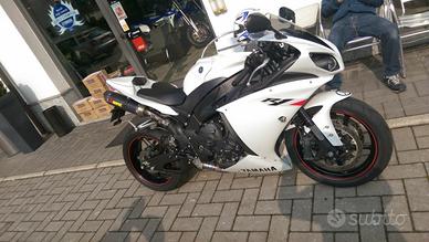 Yamaha R1