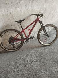 Bicicletta commencal meta jr.