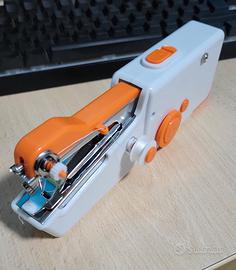 Macchina da cucito mini portatile 