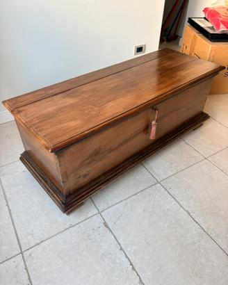Cassapanca in legno