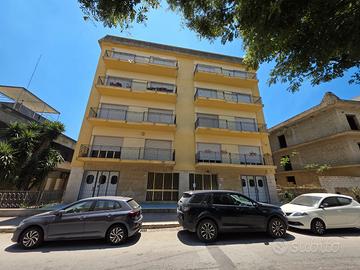 Prestigioso e panoramico appartamento piano 4