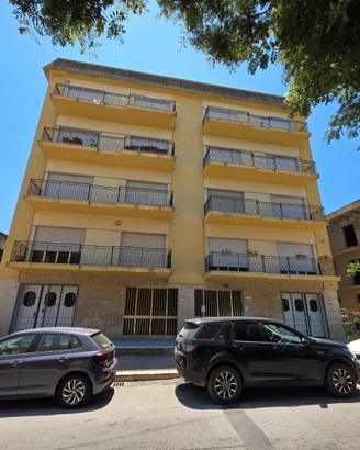 Prestigioso e panoramico appartamento piano 4
