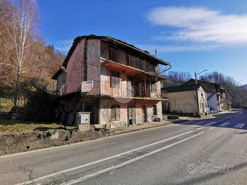 CASA INDIPENDENTE A TRAVES