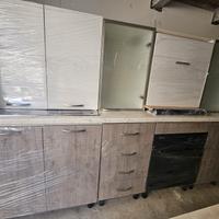 cucina completa di elettrodomestici 