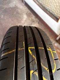 Gomme auto