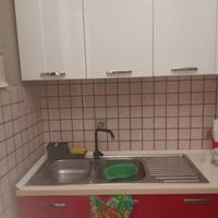 Cucina con parete attrezzata