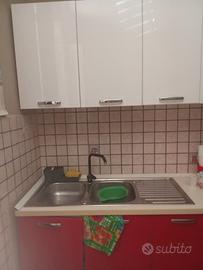 Cucina con parete attrezzata