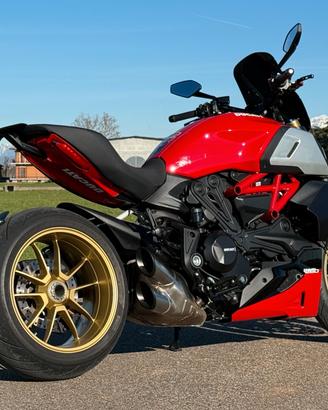 Ducati Diavel 1260 S "RED - GOLD WHEELS - KM 5200