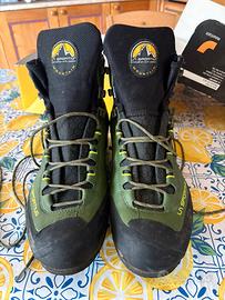 Scarponi trekking sportiva
