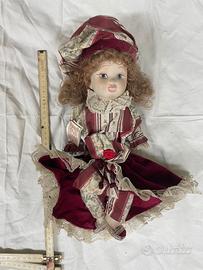 Bambola di porcellana