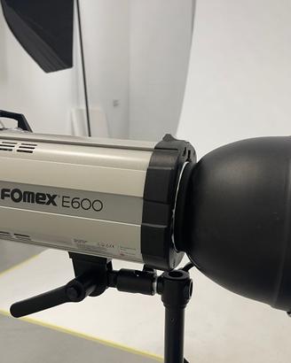 Flash Fomex E600 + ombrello