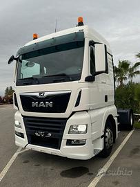 Camion MAN trattori stradale